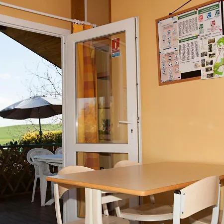 Hébergement de vacances Chouvigny, 3 Pièces, 5 Personnes - Fr-1-489-350 *