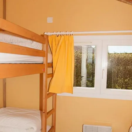 Hébergement de vacances Chouvigny, 3 Pièces, 5 Personnes - Fr-1-489-350 *
